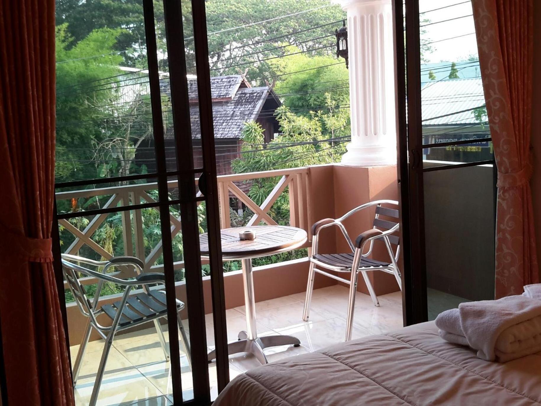 Donchai House Guest House& Cafe Chiang Mai Buitenkant foto