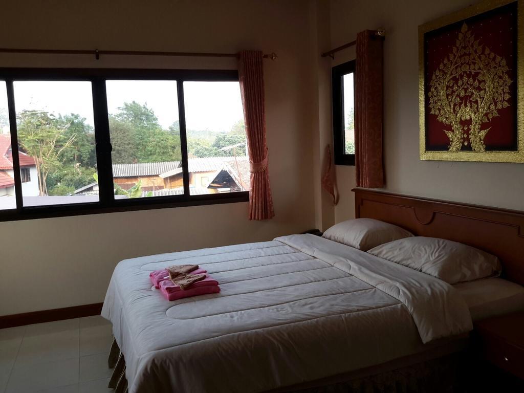Donchai House Guest House& Cafe Chiang Mai Buitenkant foto