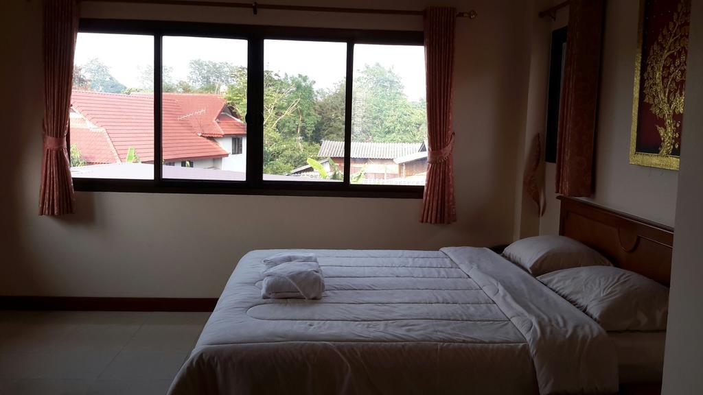 Donchai House Guest House& Cafe Chiang Mai Buitenkant foto