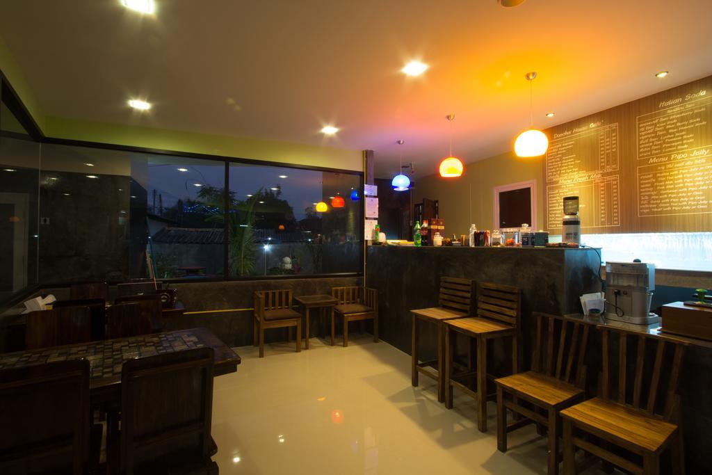 Donchai House Guest House& Cafe Chiang Mai Buitenkant foto