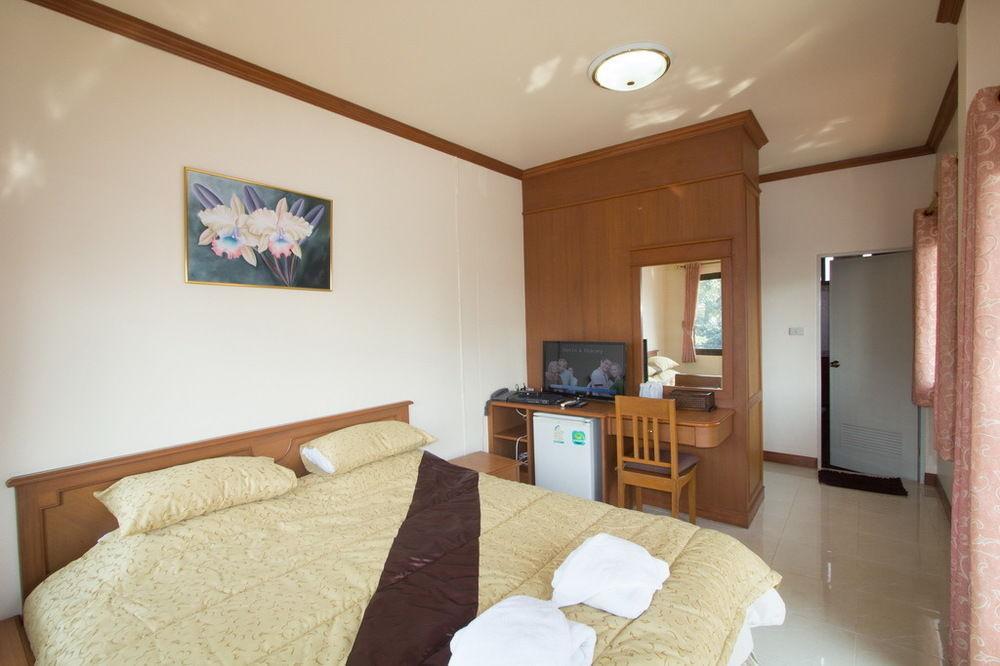 Donchai House Guest House& Cafe Chiang Mai Buitenkant foto