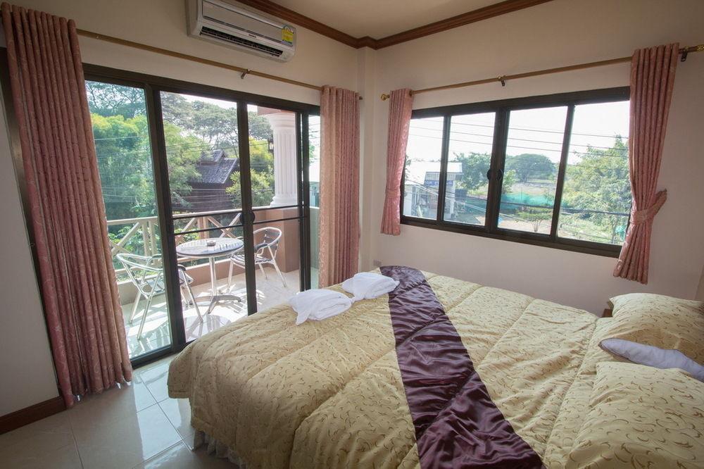 Donchai House Guest House& Cafe Chiang Mai Buitenkant foto