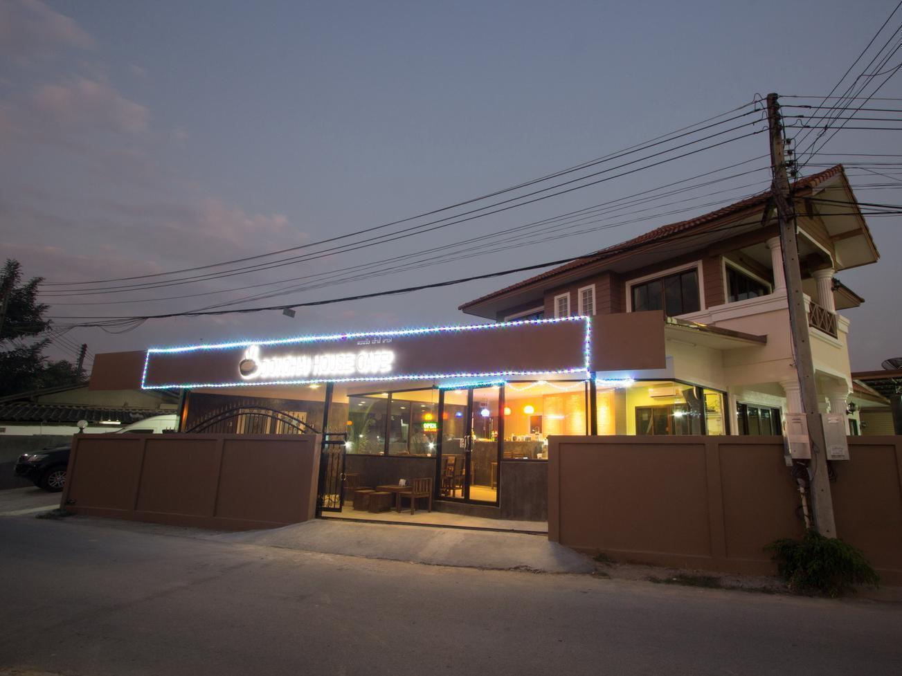 Donchai House Guest House& Cafe Chiang Mai Buitenkant foto