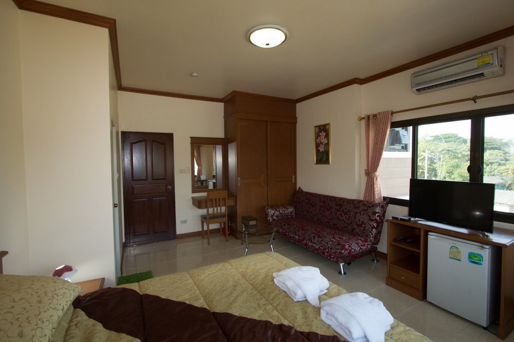 Donchai House Guest House& Cafe Chiang Mai Buitenkant foto